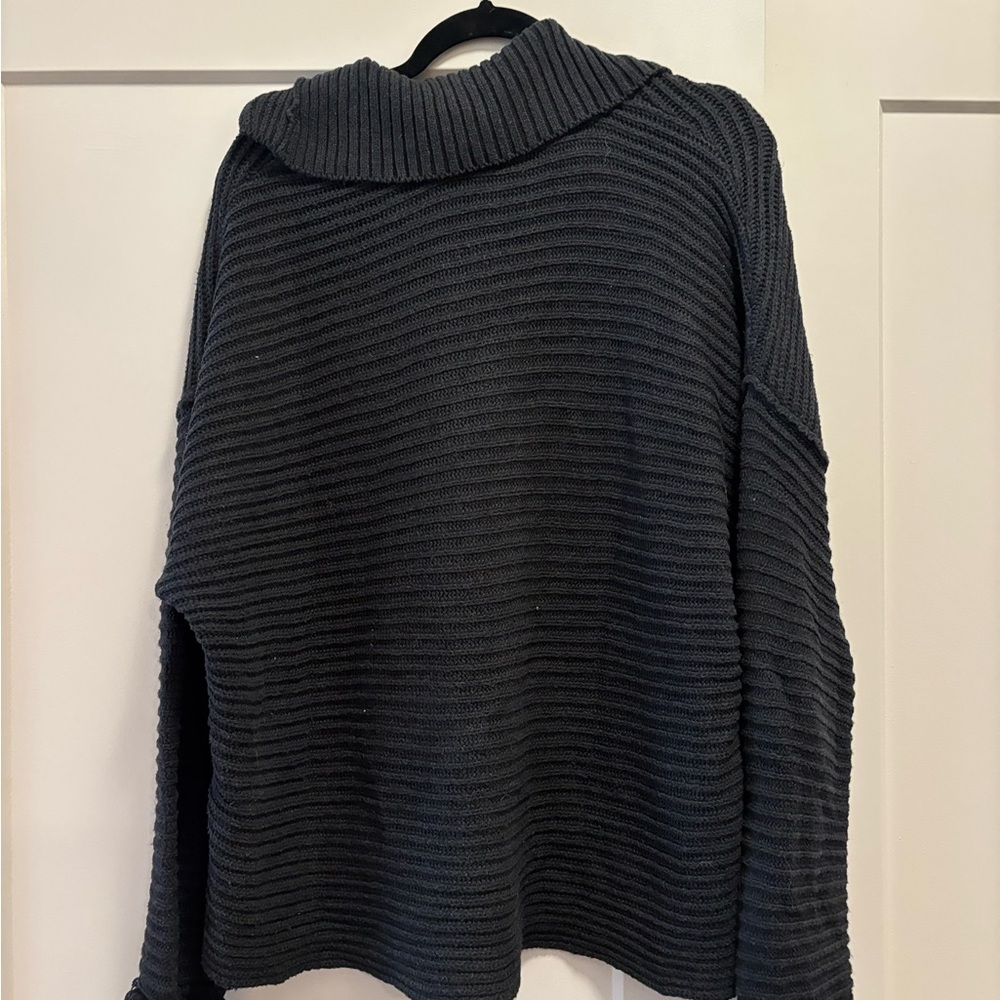 Free People Charcoal V-Neck Oversized Sweater - Picture 4 of 5